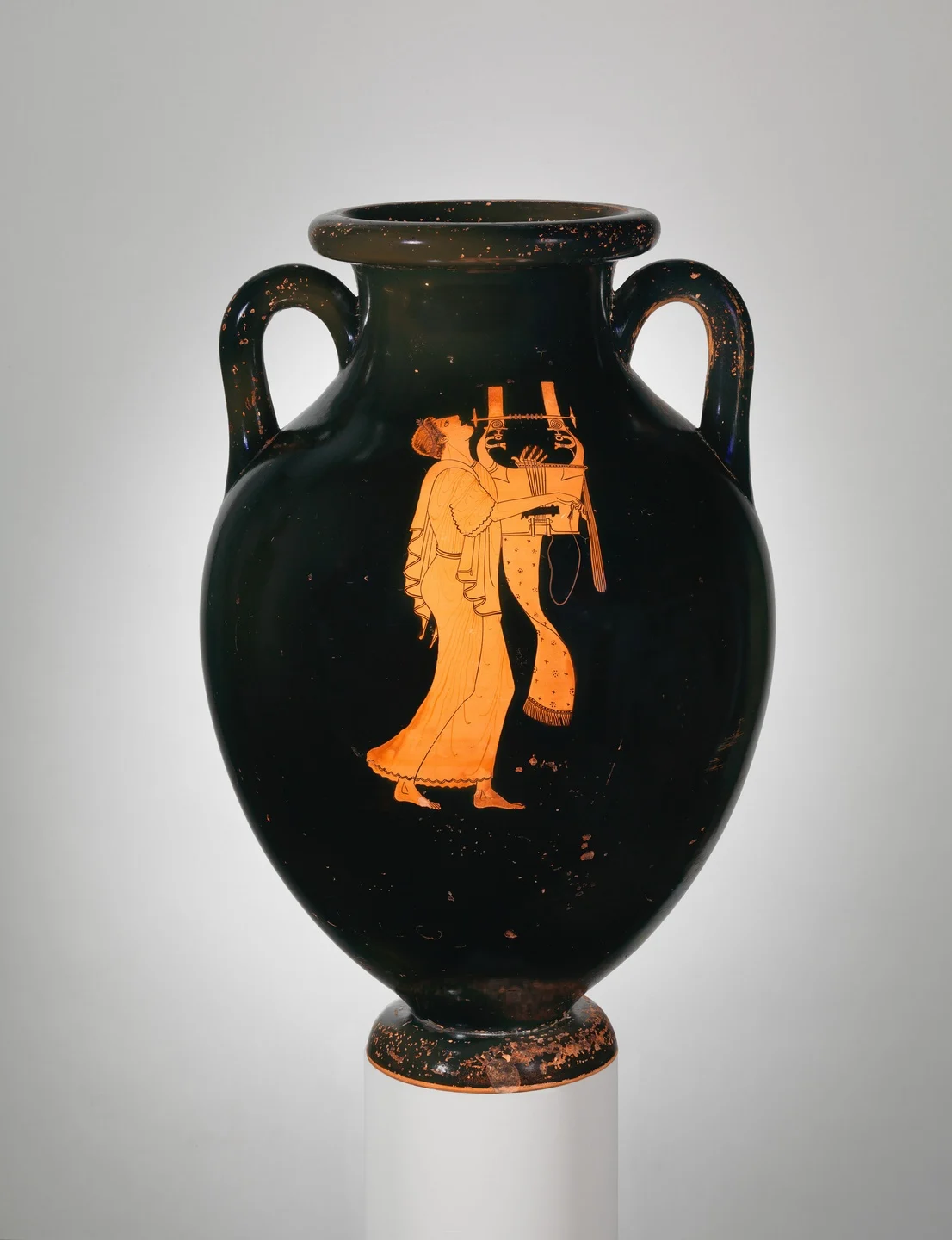 Terracotta amphora (jar) — Attributed to Berlin Painter